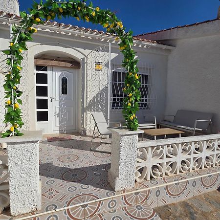 Holiday Apartments Torrevieja Bagian luar foto